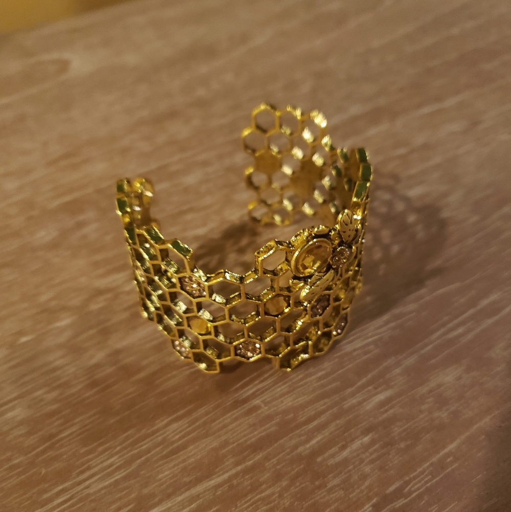 NEW! Gold Honeycomb Bee Cuff  Bracelet with Gold Accents - Picture 6 of 7